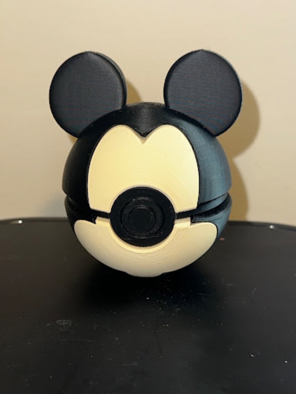 Classic Mouse Sphere Display – 3D Printed Cartoon Mouse Orb